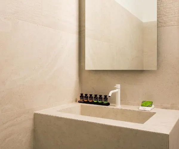 לינה וארוחת בוקר Syros Soul Luxury ארמופוליס